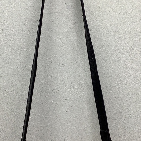 Madison west square black crossbody bag with gold chain Preowned - Picture 7 of 10